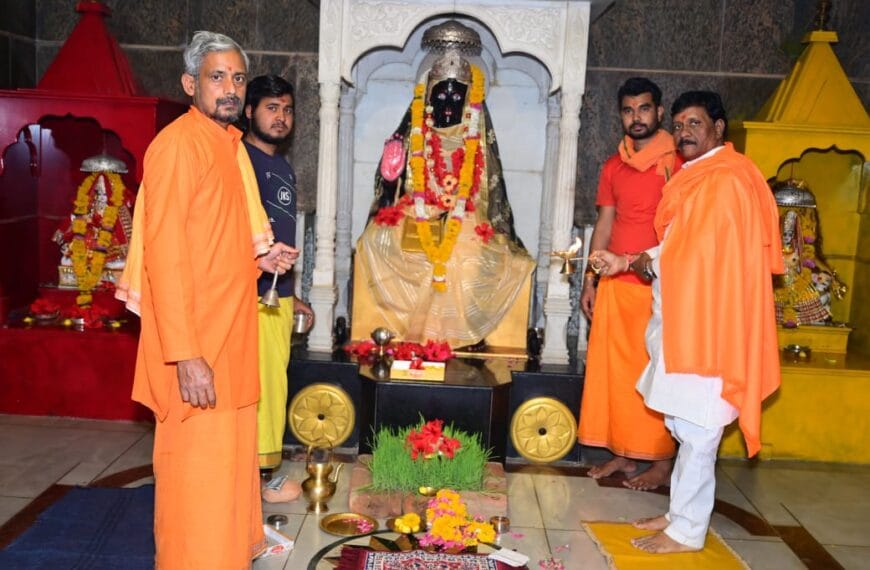 विधायक पहुँचे श्री माँ धूमावती शक्तिपीठ