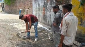 काम रुकवाने गये इंजिनियर के साथ ठेकेदार के&hellip;