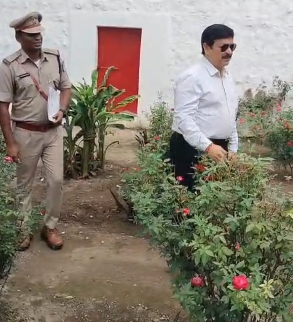 'एक पेड़ मां के नाम' अभियान के तहत पौधारोपण